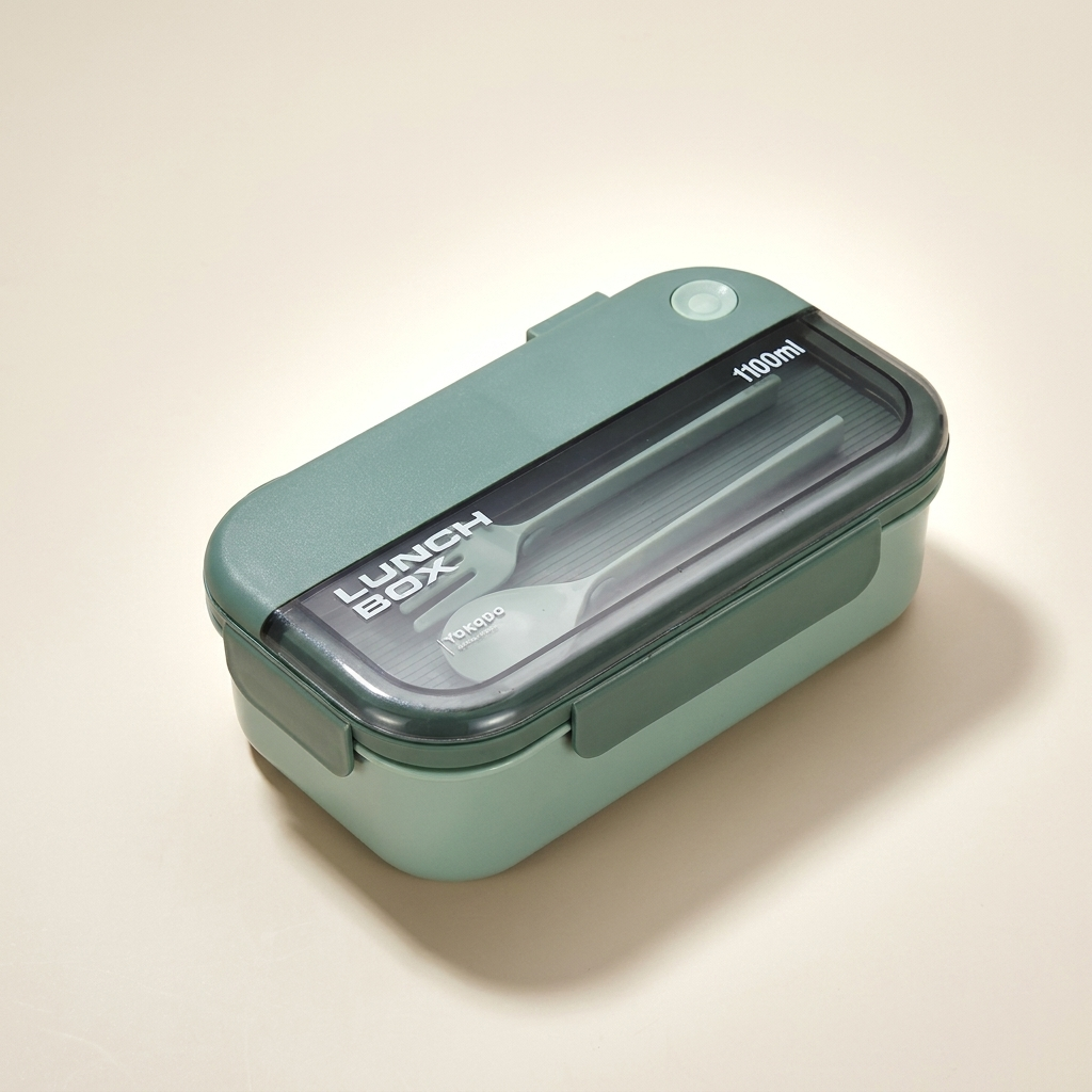 Lunch box avec couvert - photo studio